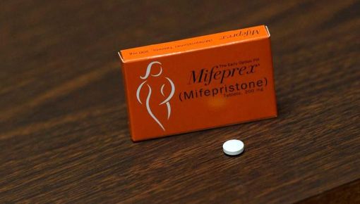 altText(La Corte Suprema de EEUU garantiza el acceso a una píldora abortiva)}