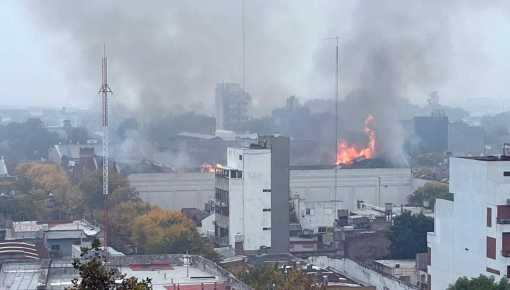 Otra vez fuego: sospechoso incendio en Iron Mountain