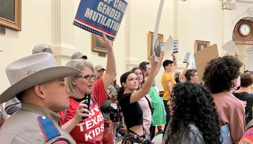 Tras el Día contra la Discriminación, Texas recorta derechos para menores trans