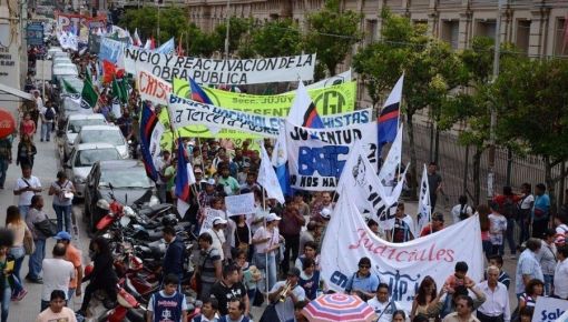 Jujuy: masiva protesta de docentes por salarios dignos