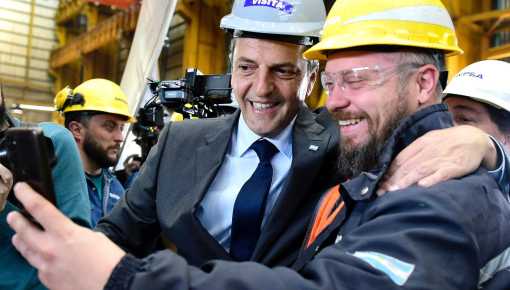 altText(Massa reforzó la campaña federal con visitas a Mendoza y San Luis)}