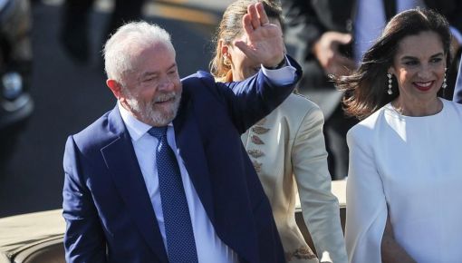 Lula se recupera favorablemente tras una operación de más de tres horas