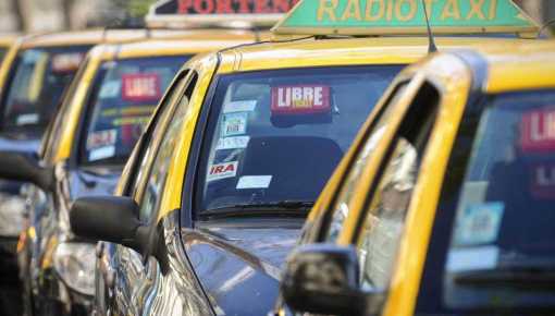 altText(Aumenta la tarifa de taxis: cuál será el valor de la ficha y bajada de bandera)}