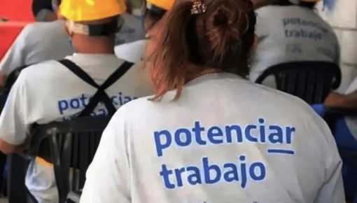 Más filo a la motosierra: el Gobierno oficializó la baja de miles de Potenciar Trabajo