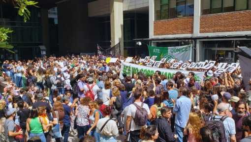 El Conicet reclamó por 1.600 becas, actualización de salarios y vaciamiento