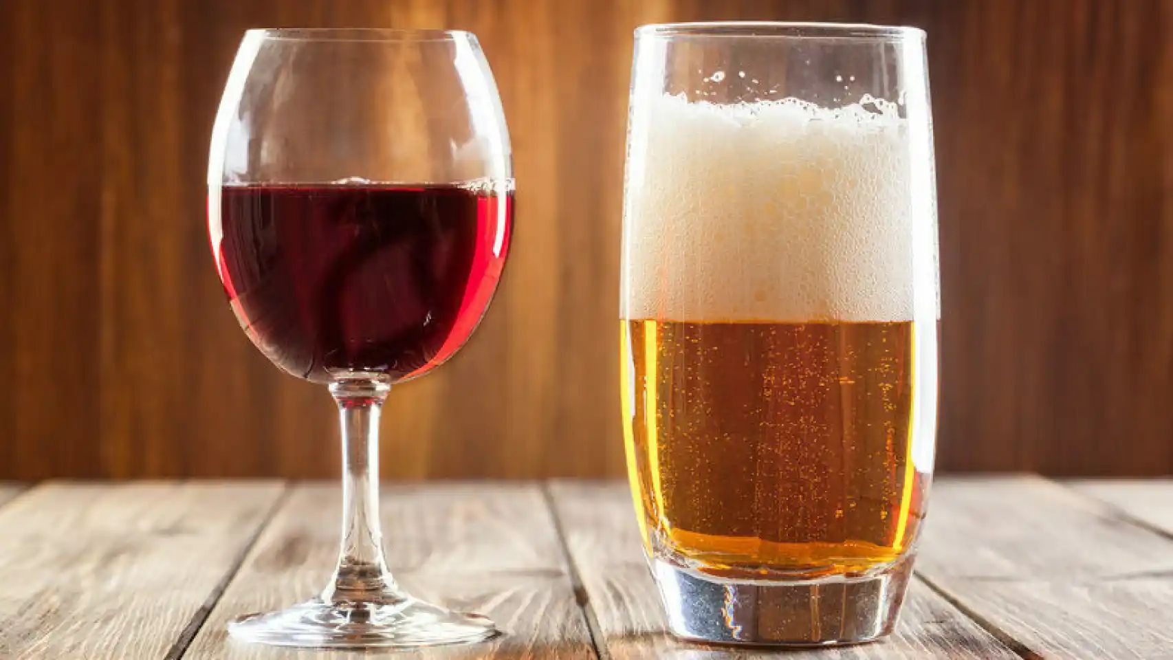 Vinho ou cerveja?  O que é menos prejudicial à sua saúde?