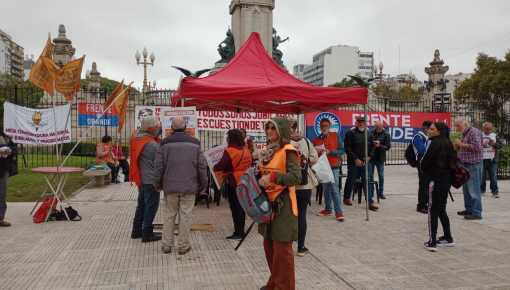 &ldquo;Robar a los jubilados es un crimen social&rdquo;: carpas frente al Congreso
