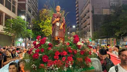 &ldquo;Muchachos, por favor, no se suban los sueldos&rdquo;: el pedido de la Iglesia