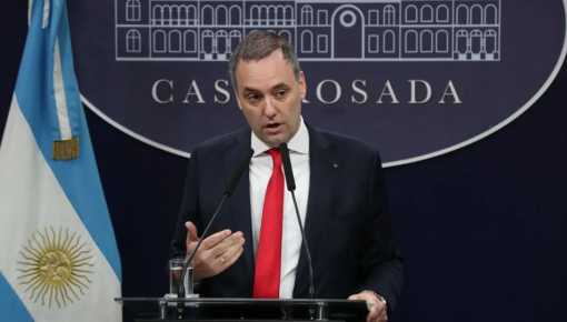 Entre malabares, Adorni justificó su defensa a la inflación actual