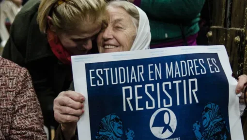 Madres: buscan evitar el vaciamiento de la universidad