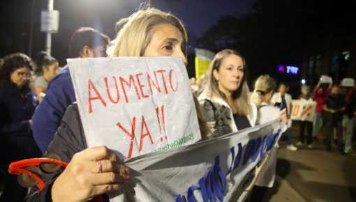 Misiones: hubo acuerdo con la Policía, pero quedan docentes y médicos