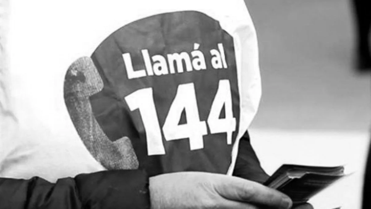 El Gobierno dejó sólo a dos operadoras para atender la Línea 144 en todo el país