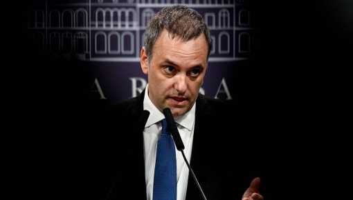 Adorni prepara un plan de censura para la prensa opositora