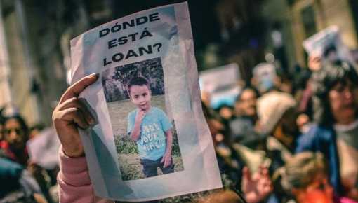 Un hombre vio a un niño que gritó 