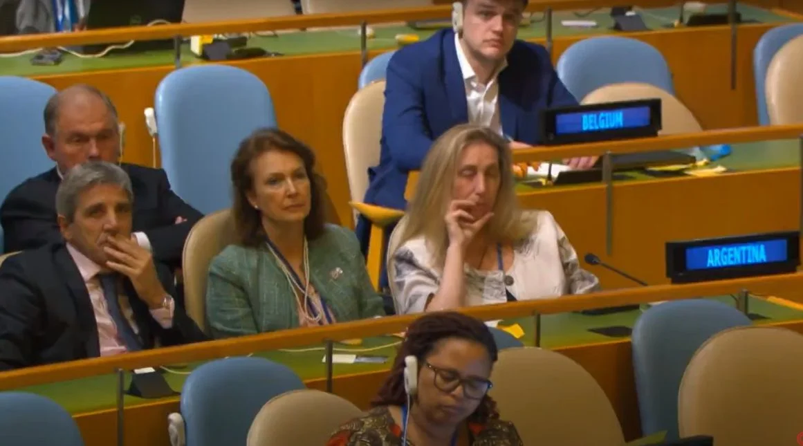 La delegación oficial: Luis Caputo, Diana Mondino, Karina Milei