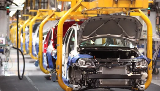 La producción automotriz cayó 17,1% en 2024