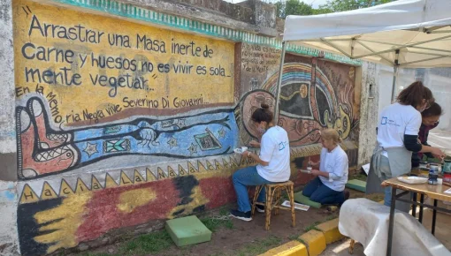 Demolieron los murales pintados por Santiago Maldonado