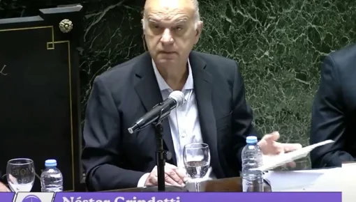 El papelonazo de Néstor Grindetti en la Legislatura
