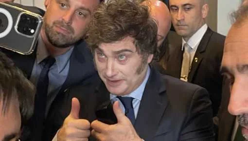 Un Milei desmejorado defendió su gobierno y prometió 