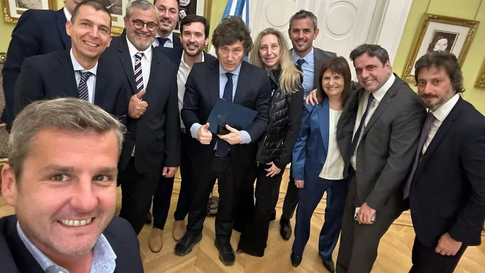 La foto de la desgracia en la interna radical