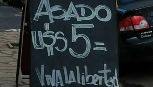El que depositó en dólares...hará las compras: los precios podrán exhibirse en moneda extranjera