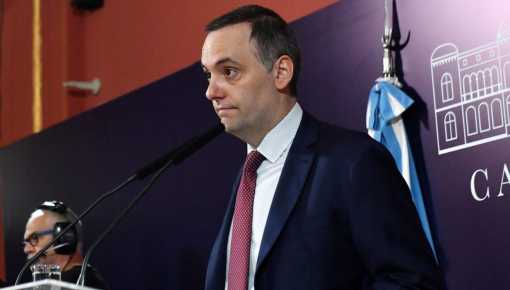 altText(Adorni quiere censurar preguntas con un botón silenciador)}