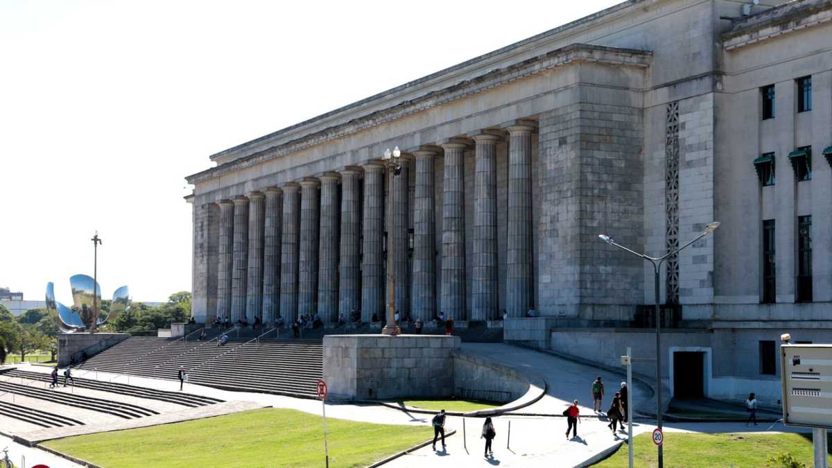 La UBA que Milei desfinancia es la única universidad latinoamericana en el top 100 mundial