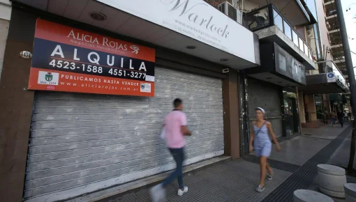 La cantidad de locales vacíos en CABA aumentó 40% en un año
