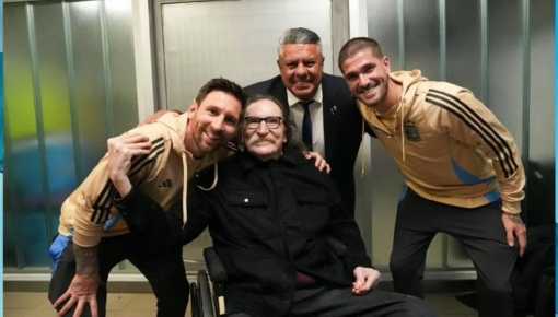 El encuentro de Messi, Charly García, De Paul y Chiqui Tapia tras el partido
