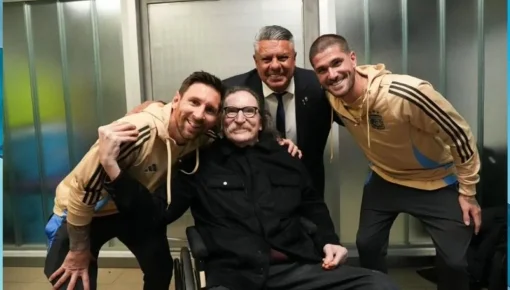 El encuentro de Messi, Charly García, De Paul y Chiqui Tapia tras el partido