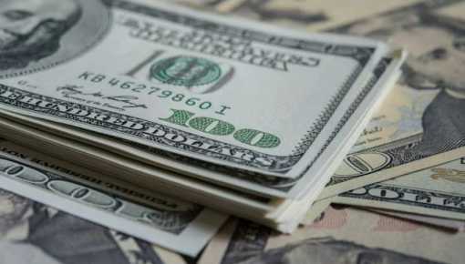 Se desbanda: el dólar mayorista escaló a $ 1.470, a sólo $3 del techo impuesto