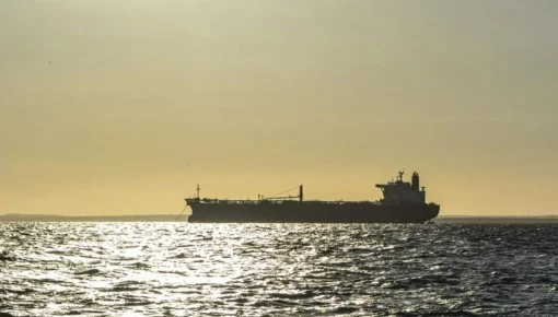 EE.UU da otro golpe y crece la tensión: ahora capturó un petrolero ruso vinculado a Venezuela