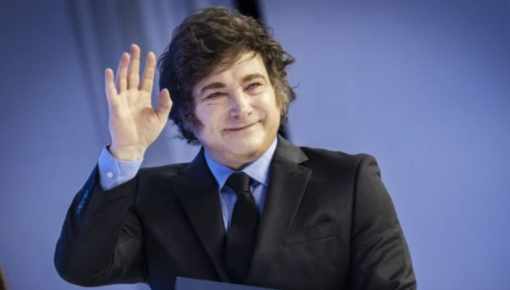 Mientras el Gobierno desvía la atención, siguen los despidos: 7.000 empleos industriales menos