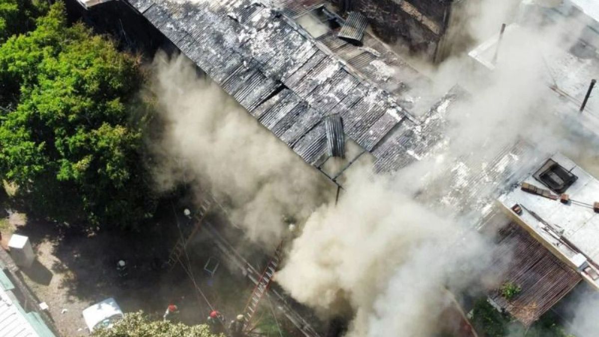 Fatal incendio en un conventillo en La Boca: murió una mujer