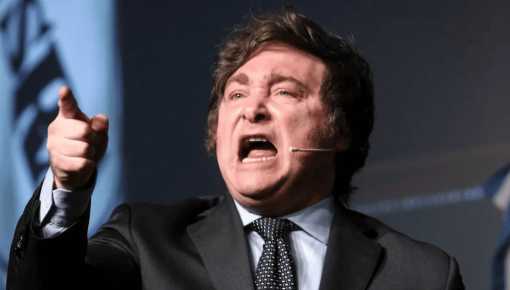 altText(Milei estalló de furia: ahora amenaza con cerrar Clarín tras publicación del contrato Libra)}