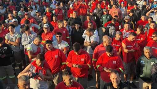 Multitudinaria asamblea en la planta Mega de Coca-Cola: paro por tiempo indeterminado