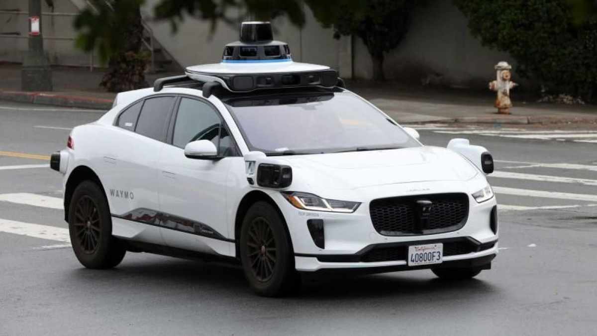 Los vehículos autónomos de Google los manejan trabajadores filipinos a control remoto