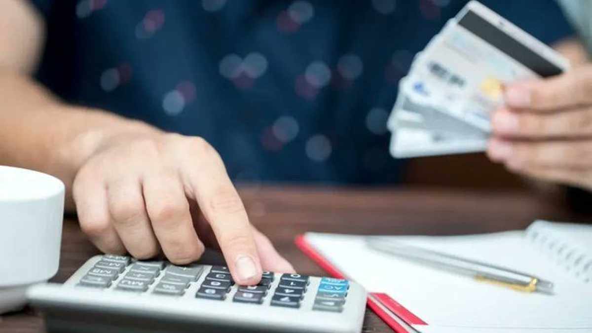 Salario estatal en caída libre: el dato que expone el fuerte salto de la mora durante Milei