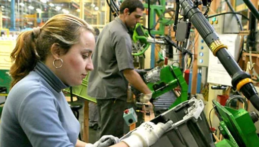 Los ingresos de las mujeres son hasta 30% inferiores a los de los hombres