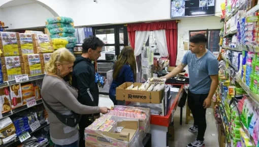 Las ventas minoristas cayeron 5,6% y acumulan diez meses en baja