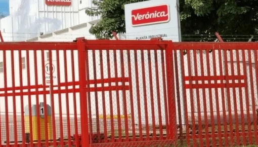 Lácteos Verónica a punto de caer: suspendió producción, debe salarios y redujo jornadas