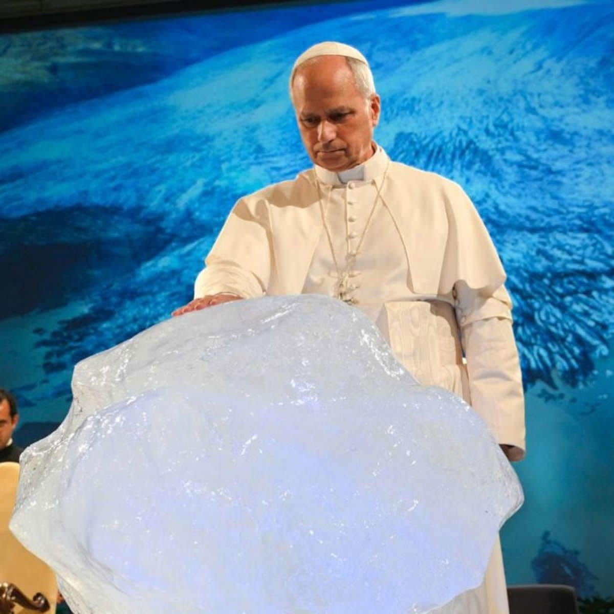 El Papa León bendice hielo de glaciar