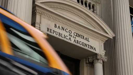 Lejos del objetivo: volvieron a caer las reservas del Banco Central