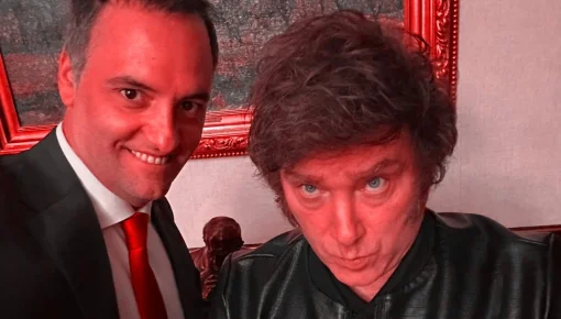 Milei - Adorni: el desplome récord en redes enciende alarmas en Casa Rosada