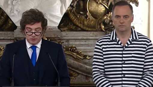 Aunque lo nieguen, el futuro inmediato de Adorni pende de un hilo