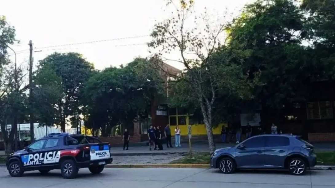 Santa Fe: un alumno fue al colegio con un arma y mató a un compañero