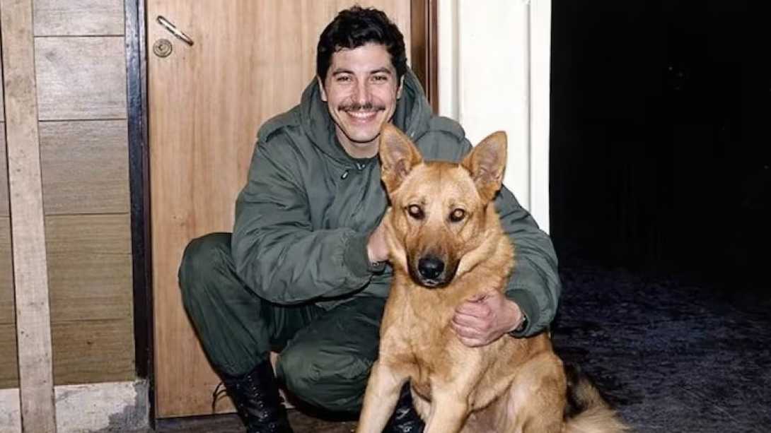 Mortero, el perro soldado de Malvinas: fue prisionero y estuvo a punto de ser arrojado al mar
