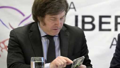 Milei pierde por goleada en Twitter: su actividad digital cayó 87% y ya no domina la conversación