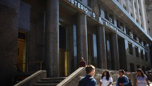 La actividad económica cayó 2,6% en febrero, el peor registro desde 2023