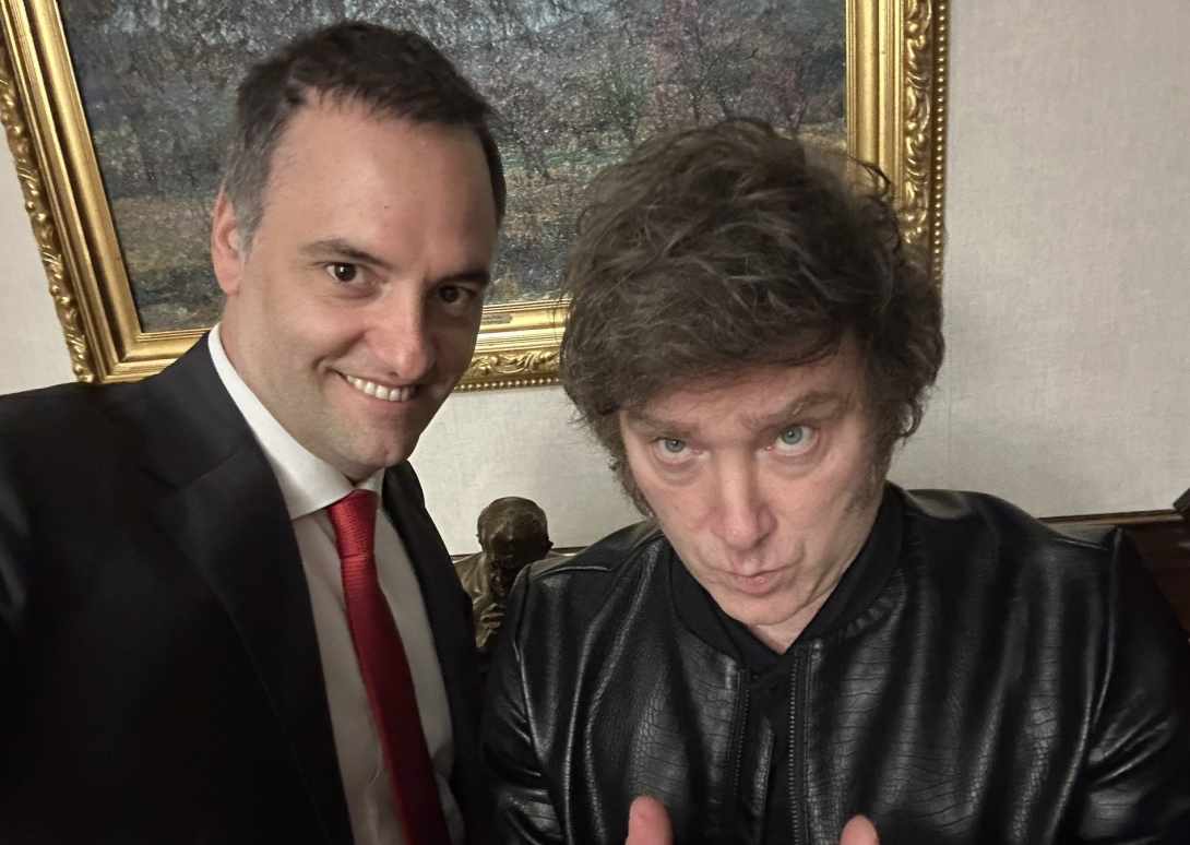 Manuel Adorni, Javier Milei